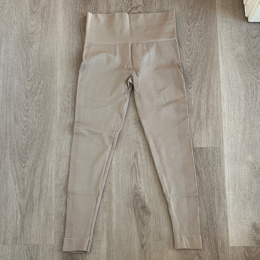 SET Active Taupe Leggings